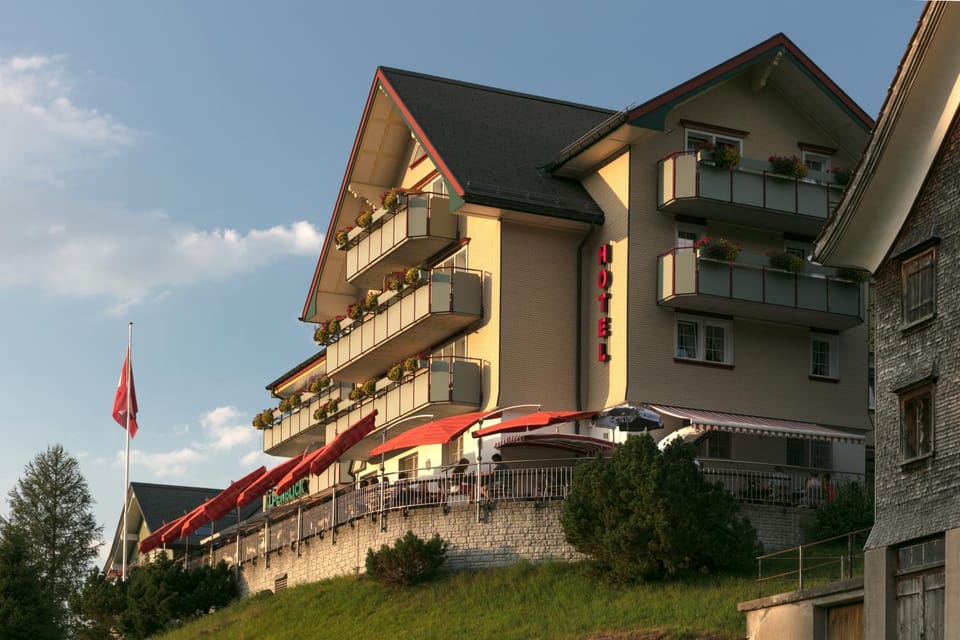 Property building, Balcony/Terrace