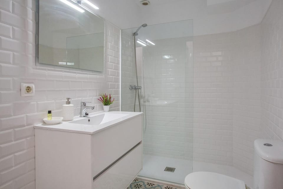 Shower, Toilet, Bathroom