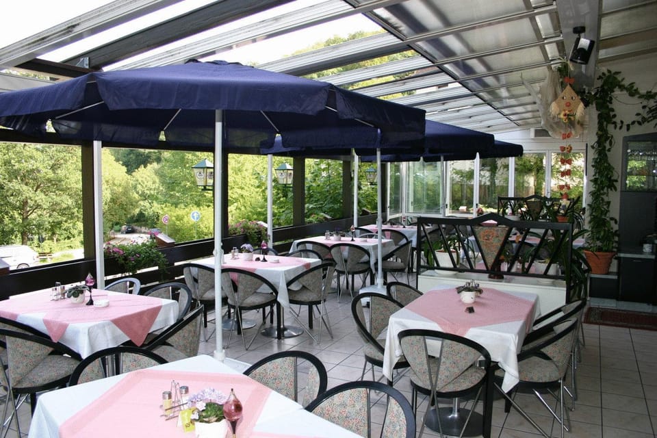 Restaurant/places to eat, Day, Lounge or bar