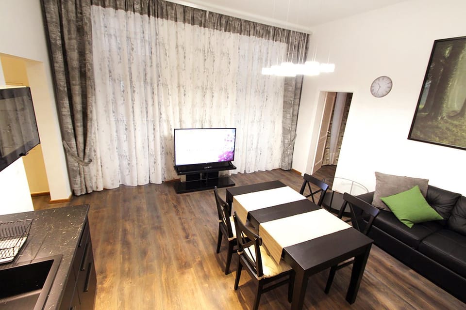 TV and multimedia, Living room, Dining area