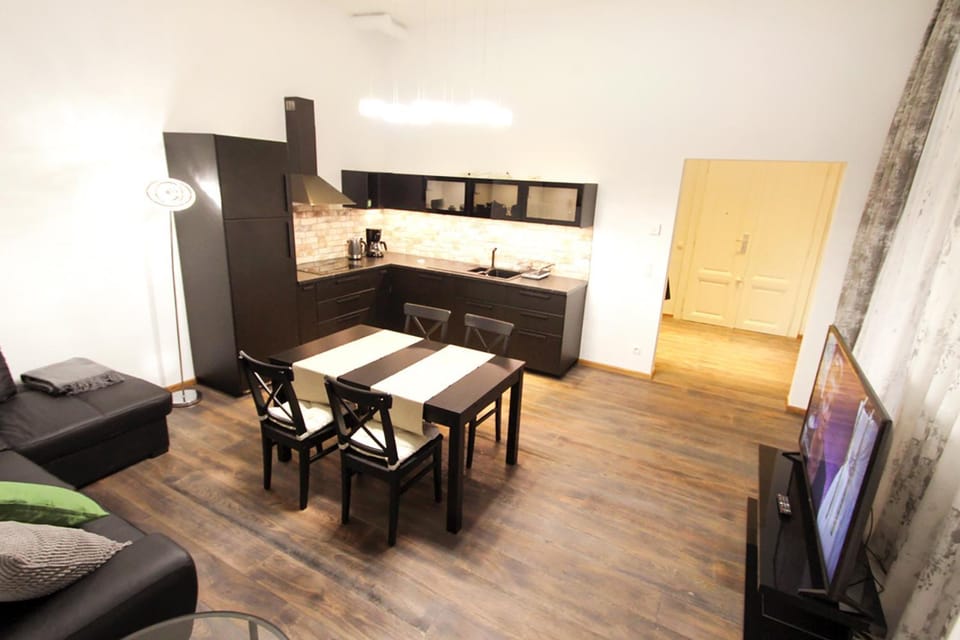 Kitchen or kitchenette, Living room
