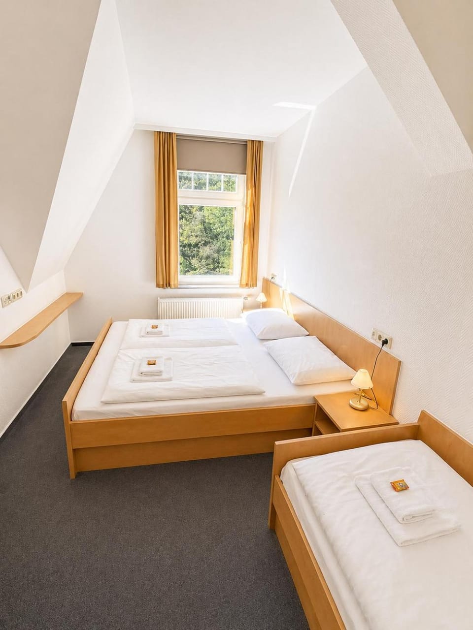 Bed, Photo of the whole room