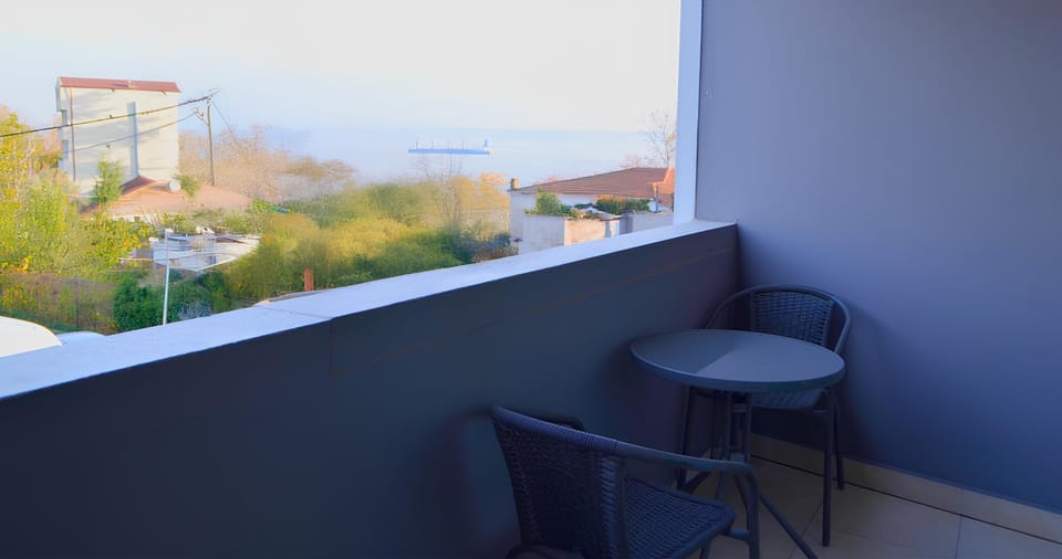 Patio, Day, Natural landscape, View (from property/room), Balcony/Terrace