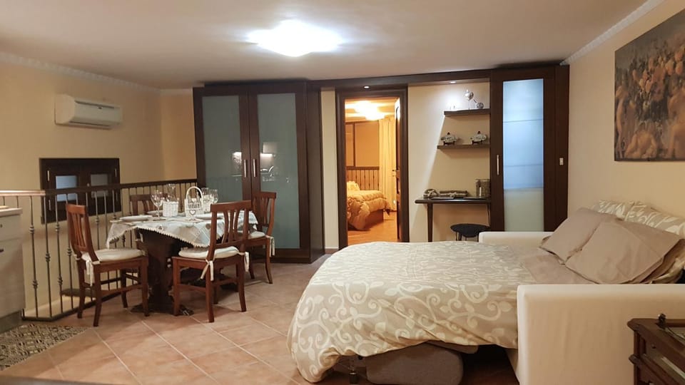 Bed, Photo of the whole room
