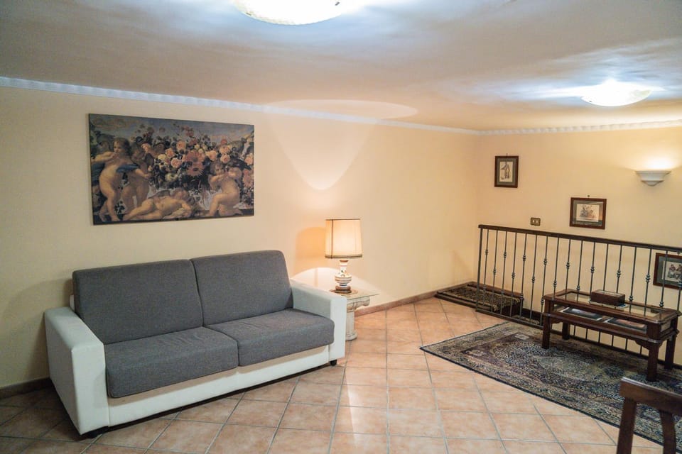 Communal lounge/ TV room