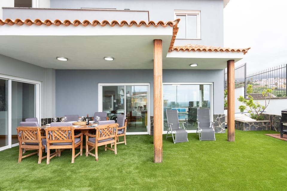Patio, Seating area, Dining area