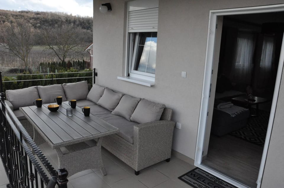 Balcony/Terrace, Garden view
