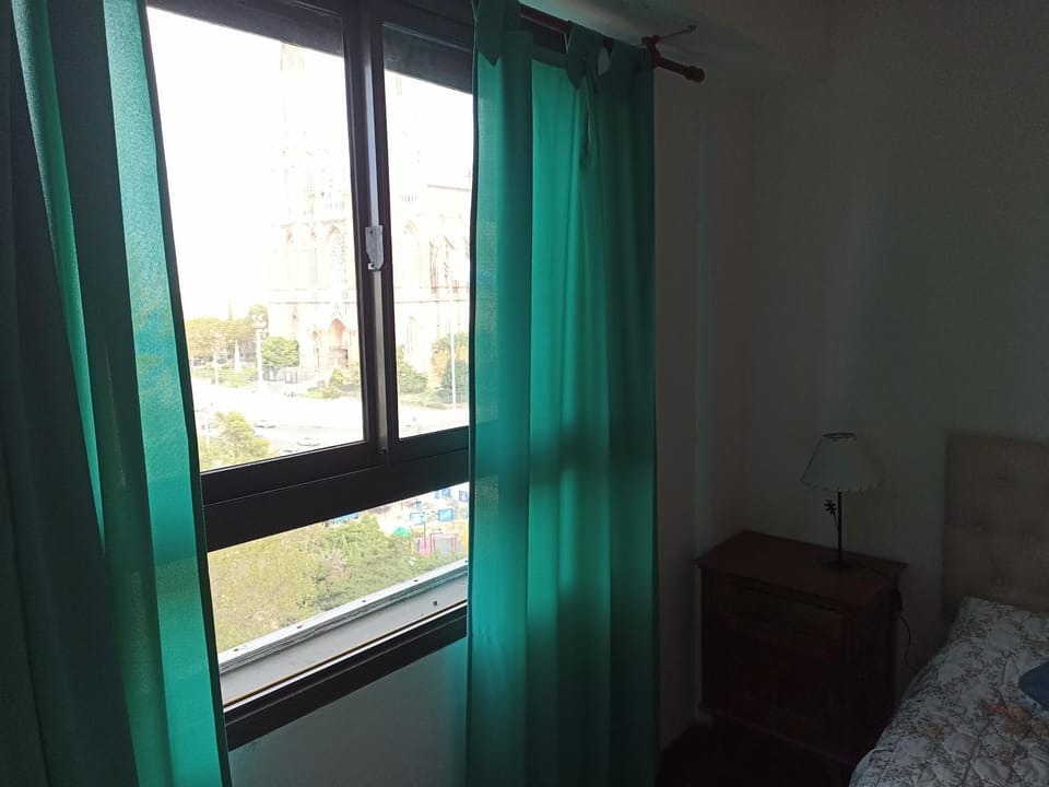 Departamento Plaza Moreno con balcón Apartment in La Plata