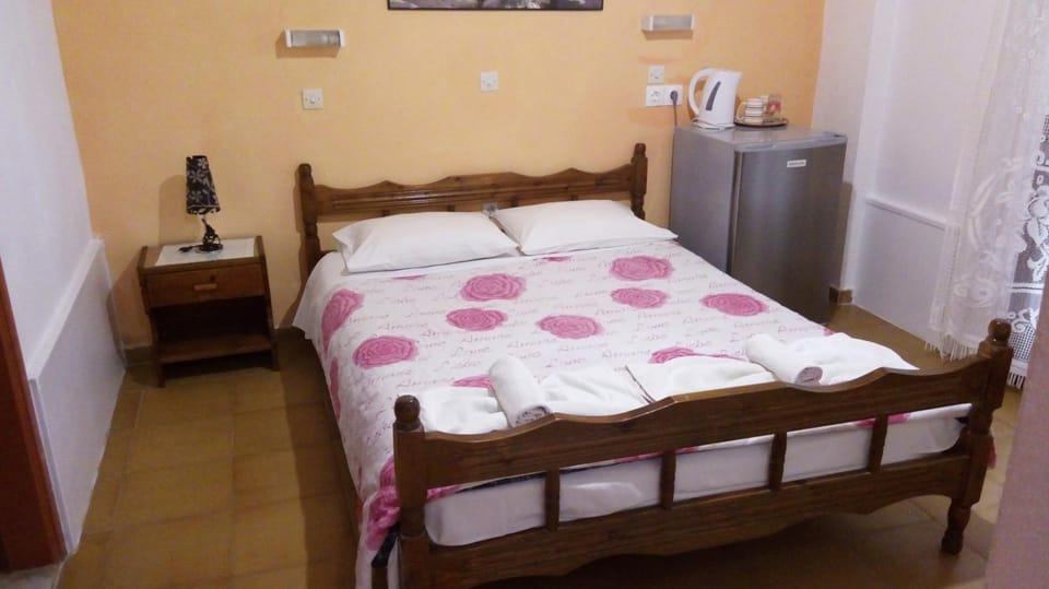 Christina Pension Apartment in Santorini