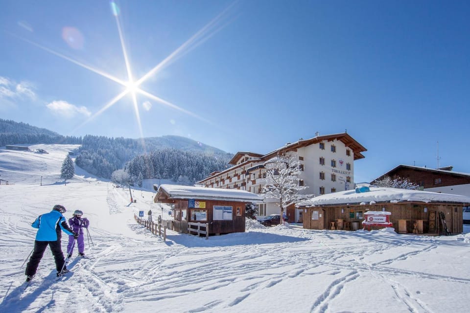 Property building, Winter, Skiing, Skiing