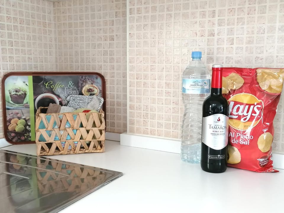 Kitchen or kitchenette, Food and drinks, Drinks