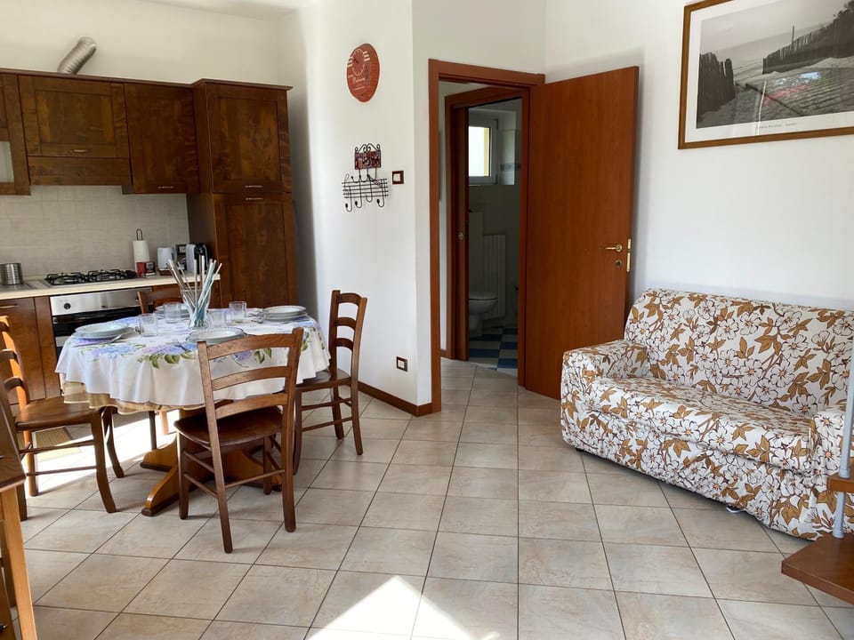 Kitchen or kitchenette, Living room