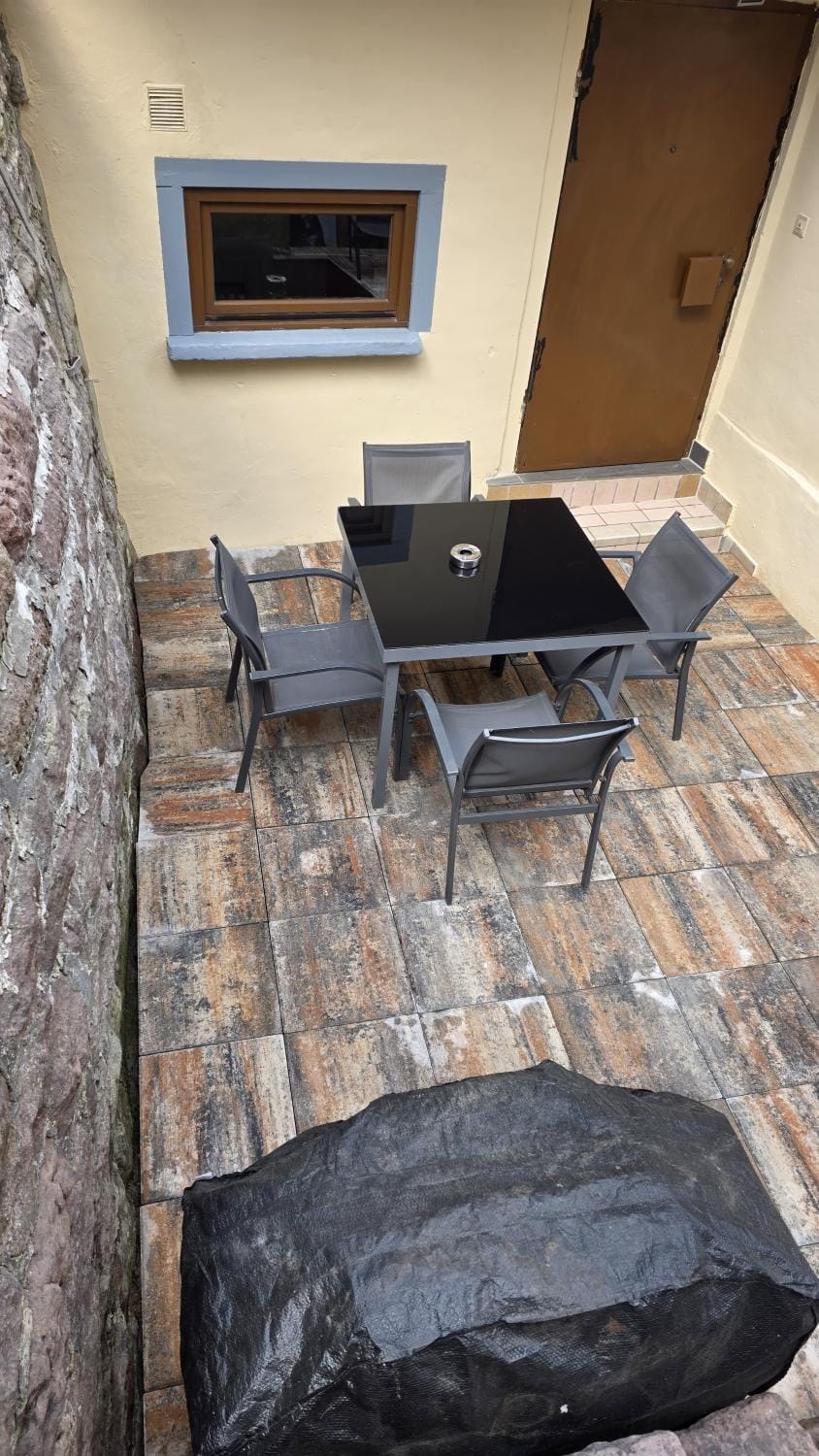BBQ facilities, Balcony/Terrace, Seating area