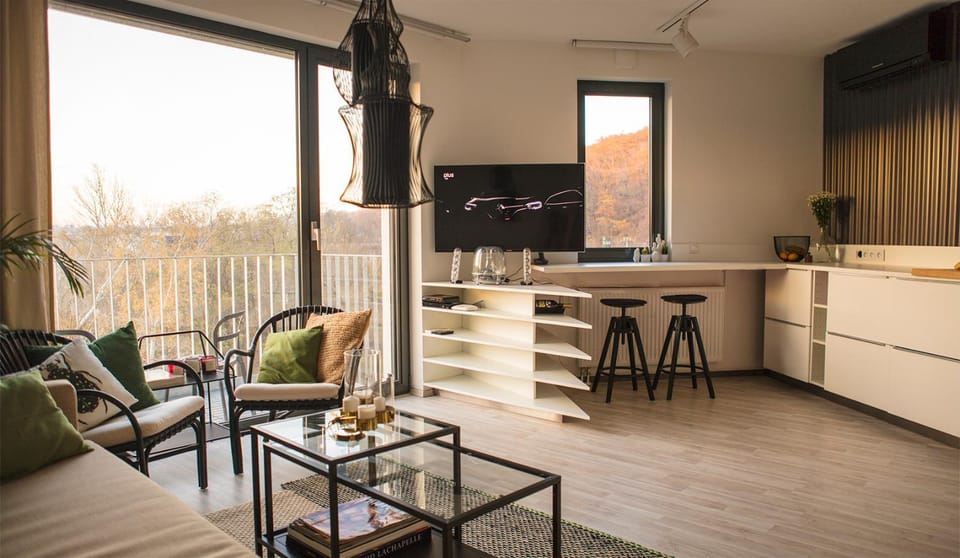 Communal lounge/ TV room, TV and multimedia, Living room, Decorative detail, Seating area, On site