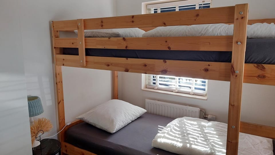 Bed, Bedroom, bunk bed