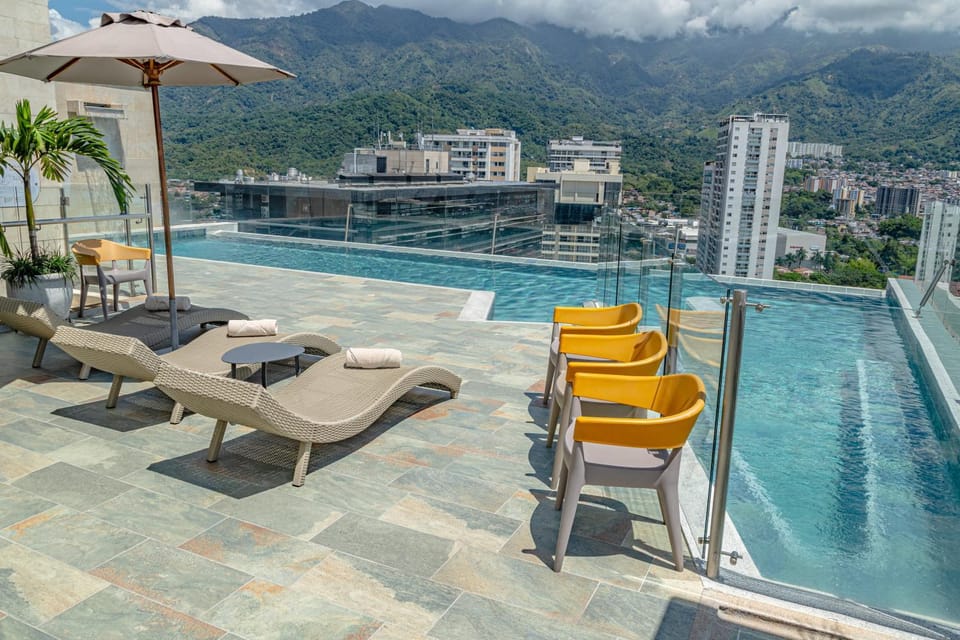 City view, Mountain view, Swimming pool