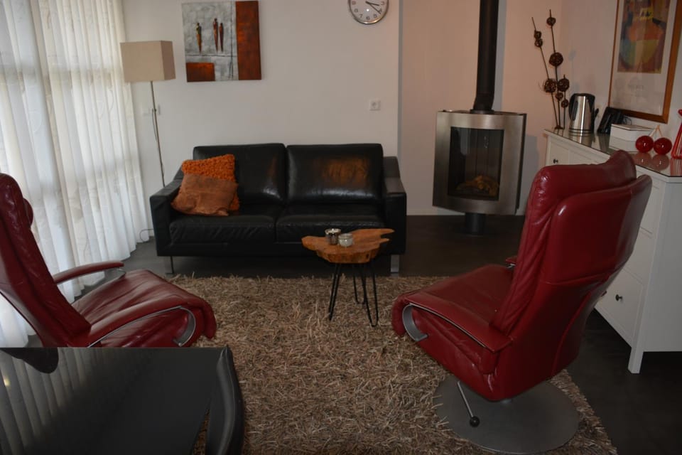 Decorative detail, Seating area