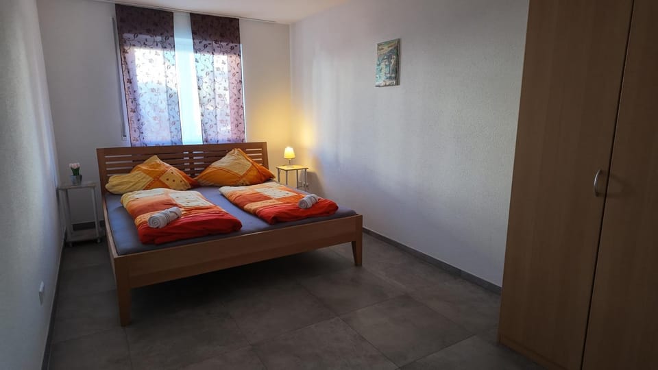 Bed, Photo of the whole room, Bedroom, wardrobe