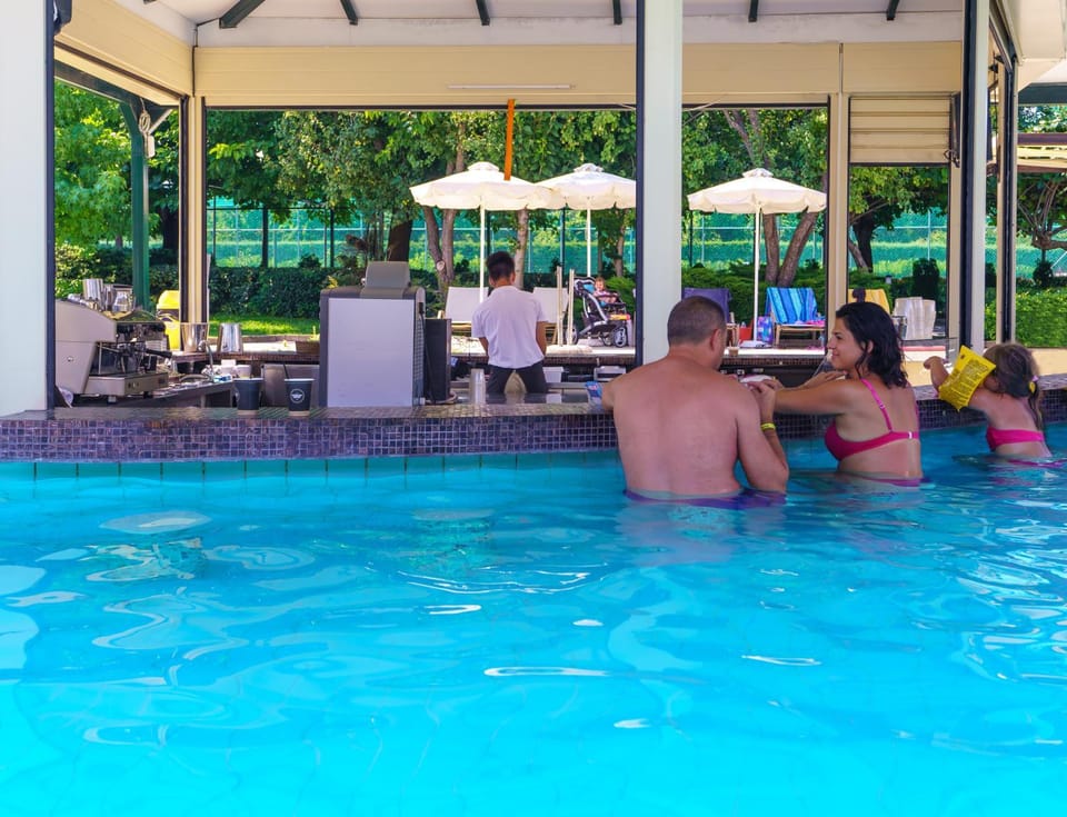 Lounge or bar, Swimming pool