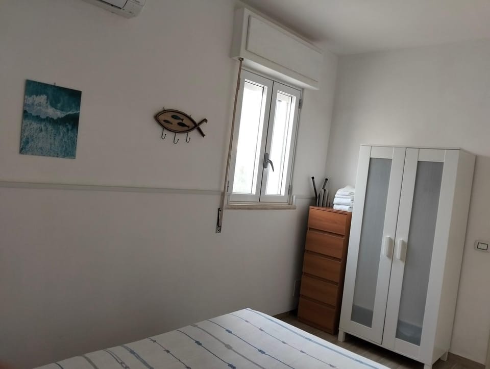 Bedroom, wardrobe