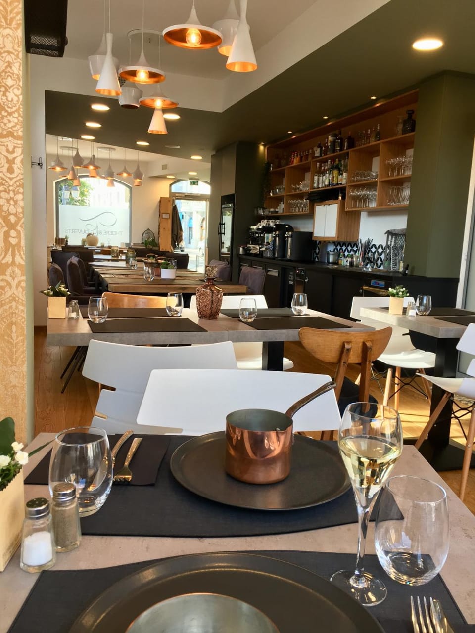 Restaurant/places to eat