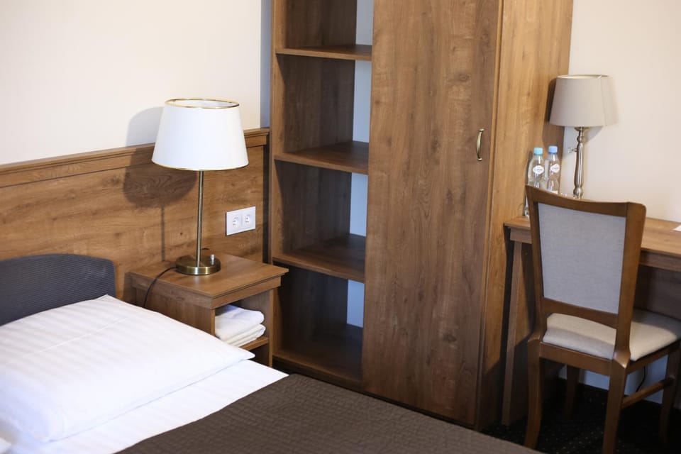 Bed, Photo of the whole room, Bedroom, hair dresser, wardrobe