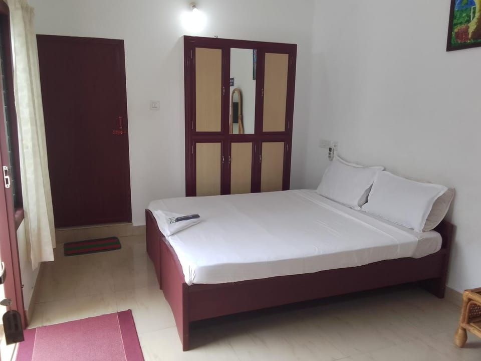 Bed, Photo of the whole room, Bedroom, towels, wardrobe