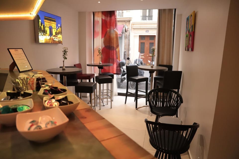 Lounge or bar