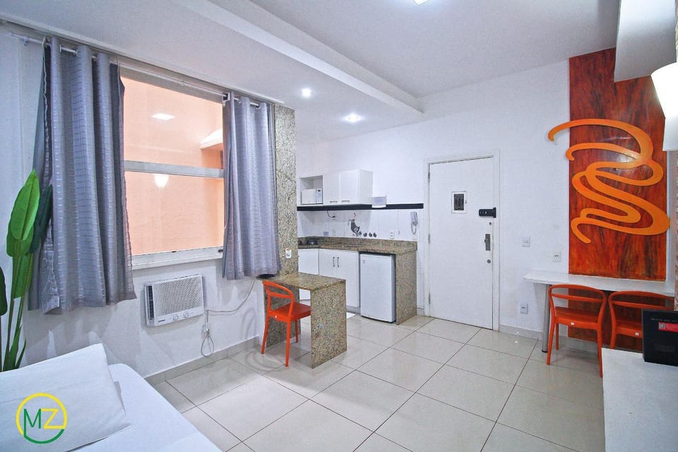 Silent studio for 3 persons in Copacabana Apartment in Rio de Janeiro