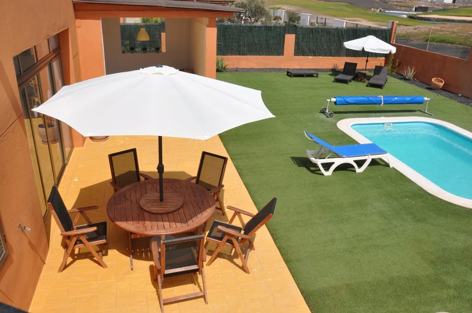 Patio, Garden, Swimming pool, Swimming pool