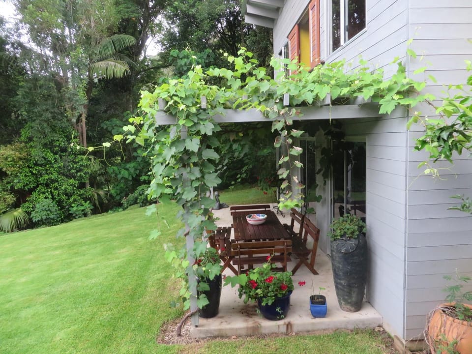 Property building, Patio, Garden, Balcony/Terrace, Garden view