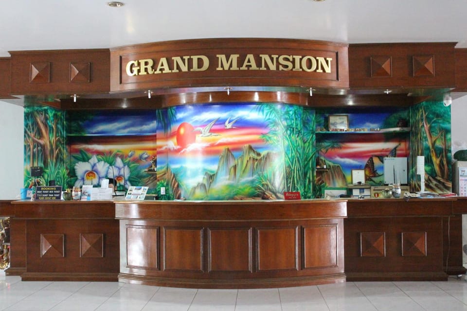 Lobby or reception, Lobby or reception