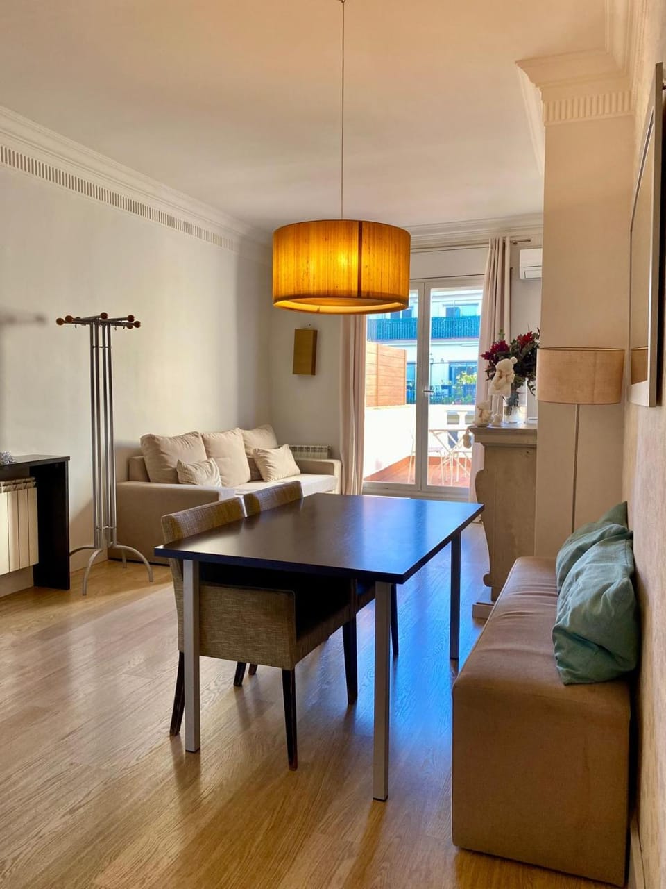 Living room, Seating area, Dining area