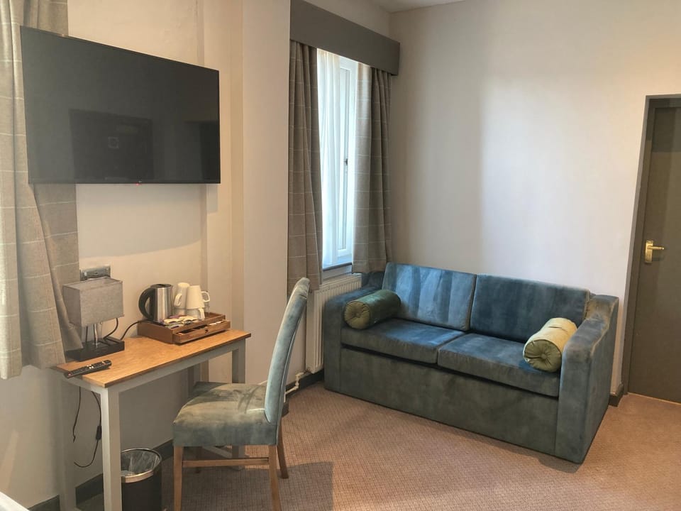 TV and multimedia, Coffee/tea facilities, Seating area