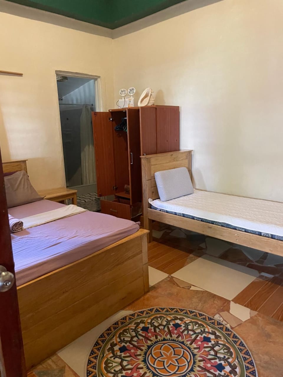 Chelle's Guesthouse and Backpackers Bed and Breakfast in Siquijor