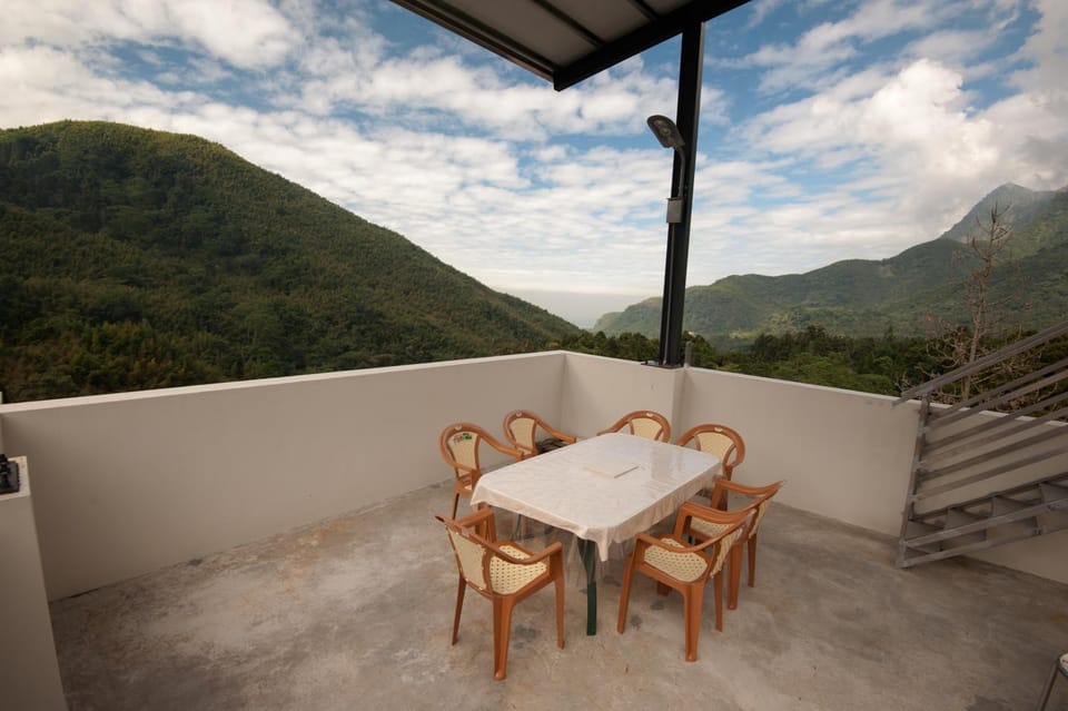 Communal lounge/ TV room, Mountain view