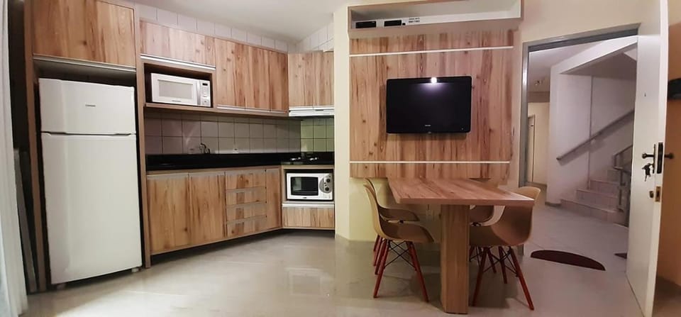 Dining area, kitchen