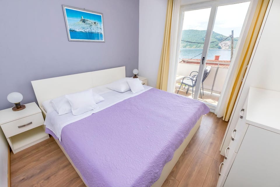 Bed, View (from property/room), Balcony/Terrace, Photo of the whole room, Bedroom, Sea view