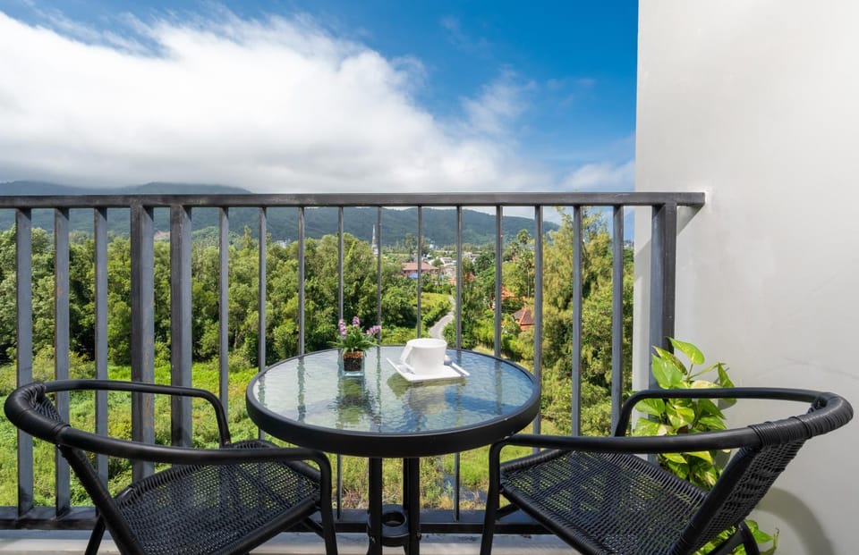 Balcony/Terrace, Mountain view