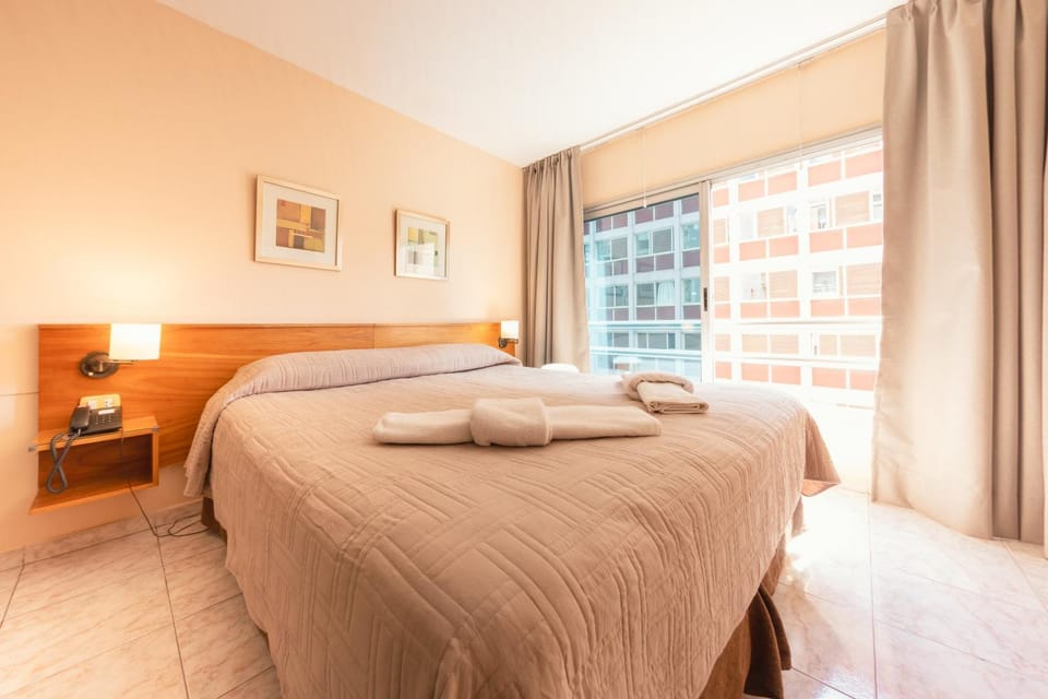 Photo of the whole room, Bedroom, towels