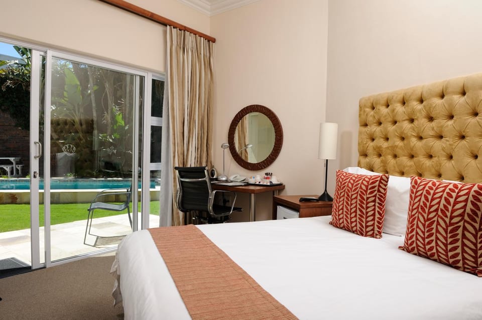 Bedroom, Pool view