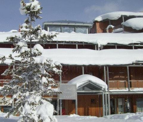 Facade/entrance, Facade/entrance, Day, Winter