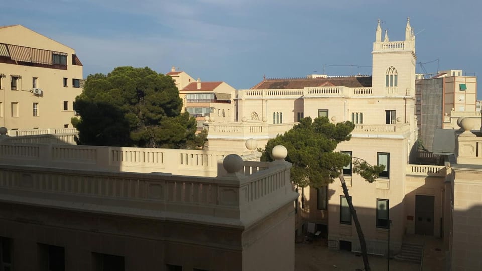 Apartment on Carrer Doctor Sapena Apartment in Alicante