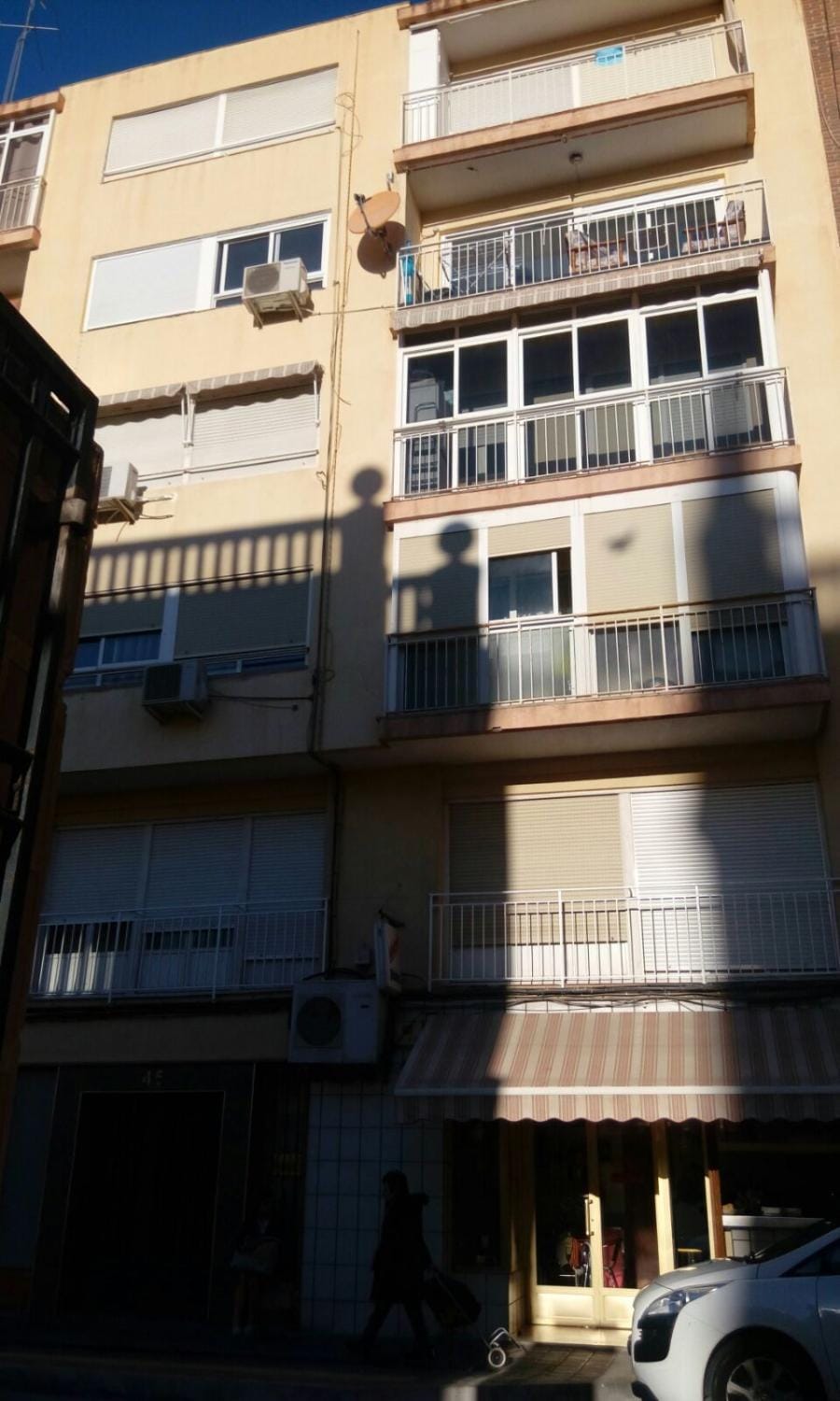 Facade/entrance
