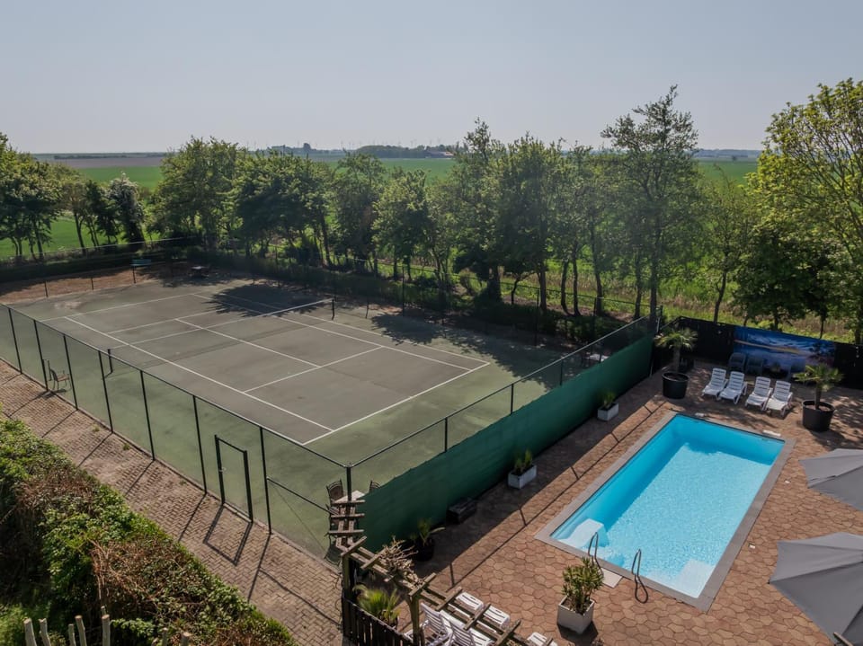 Garden, Swimming pool