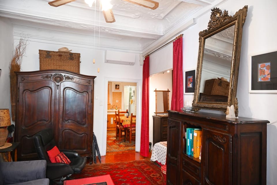 TV and multimedia, Living room, Seating area, Bedroom, fireplace, wardrobe, kitchen, air conditioner