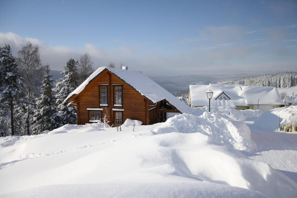 Property building, Day, Natural landscape, Winter, Mountain view