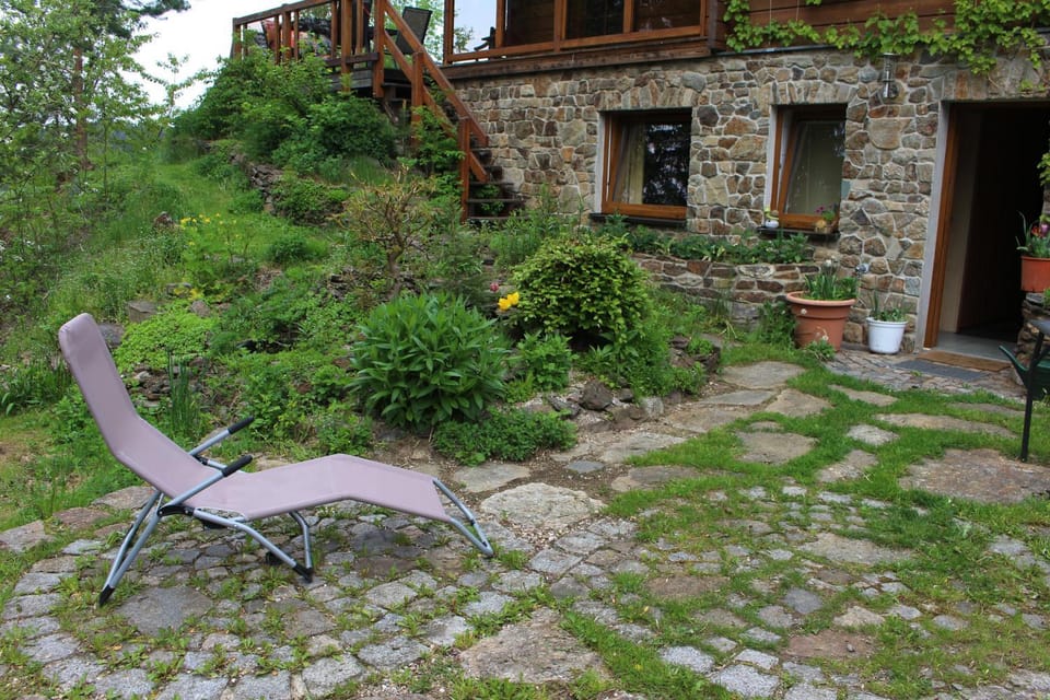 Patio, Facade/entrance, Day, Garden, Garden view