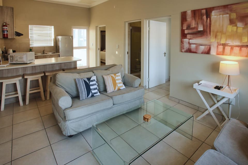 Living room, Seating area, kitchen