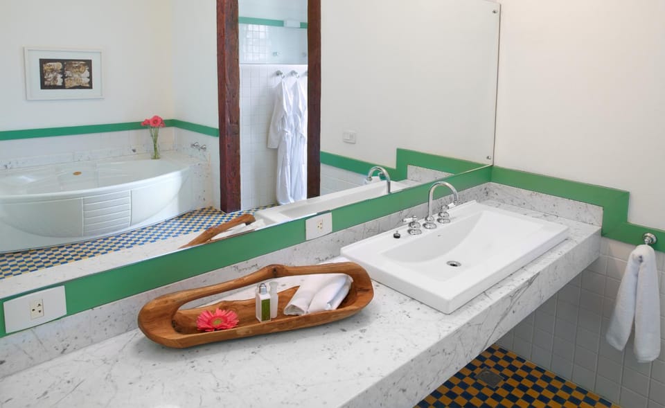 Hot Tub, Bathroom, Decorative detail, On site